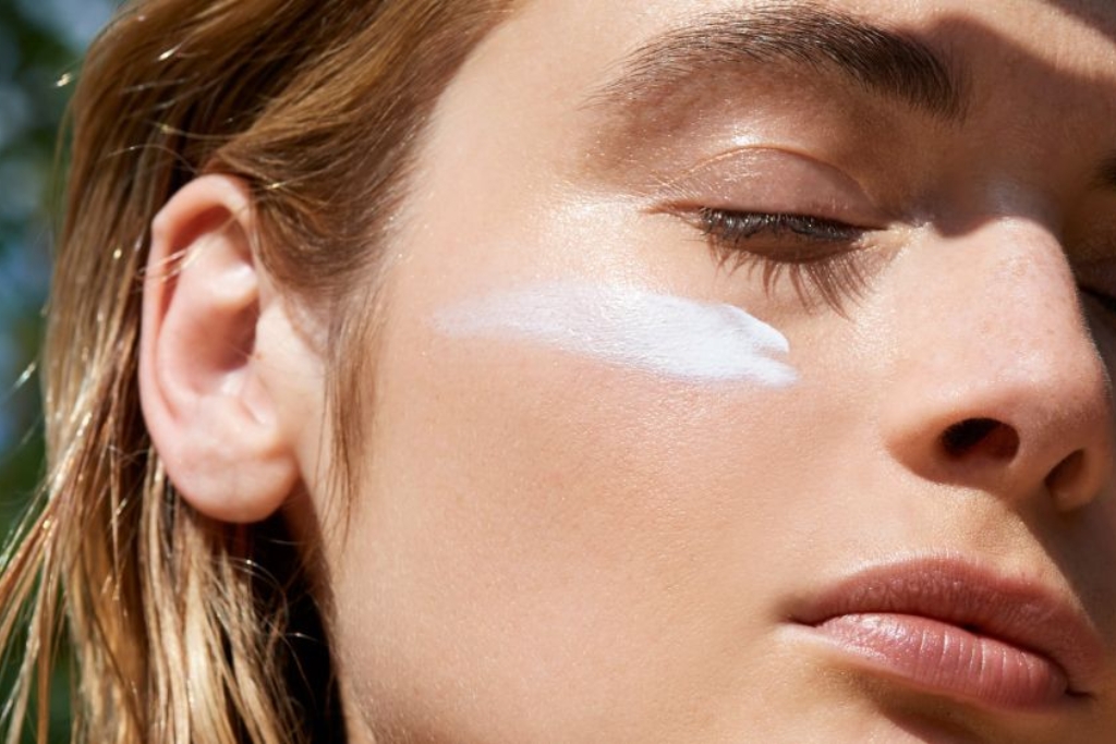 Blue light skin damage